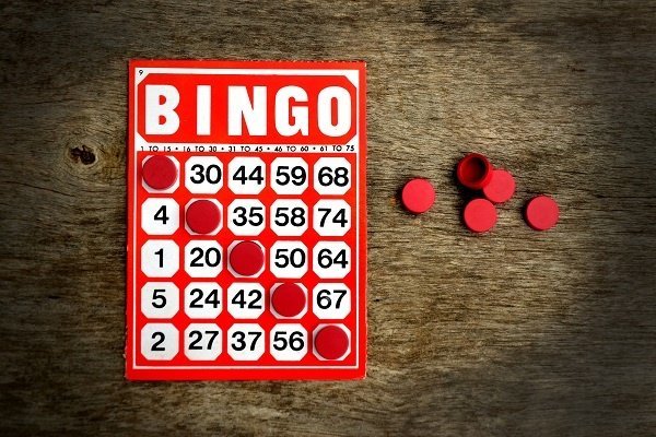 bingo_card_and_chips_84083797-7 bingo_card_and_chips_84083797-7