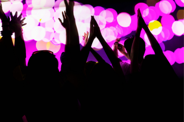 music-people-in-crowd-at-concert