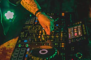 dj-turn-table-9