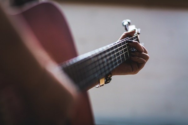 acoustic-guitar-strings-1