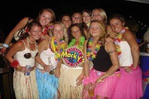 Mackys-Bayside-Bar-Luau-Theme-Party-4